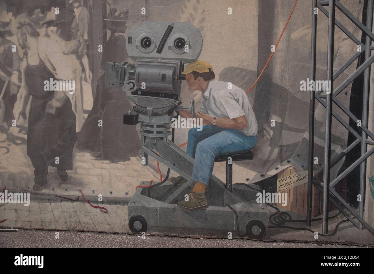 Trompe l'oeil (Optische Illusion), Lyon, Rhone, Rhone Alpes, Frankreich. Das Kino wurde in Lyon von den Brüdern Lumiere erfunden. Stockfoto