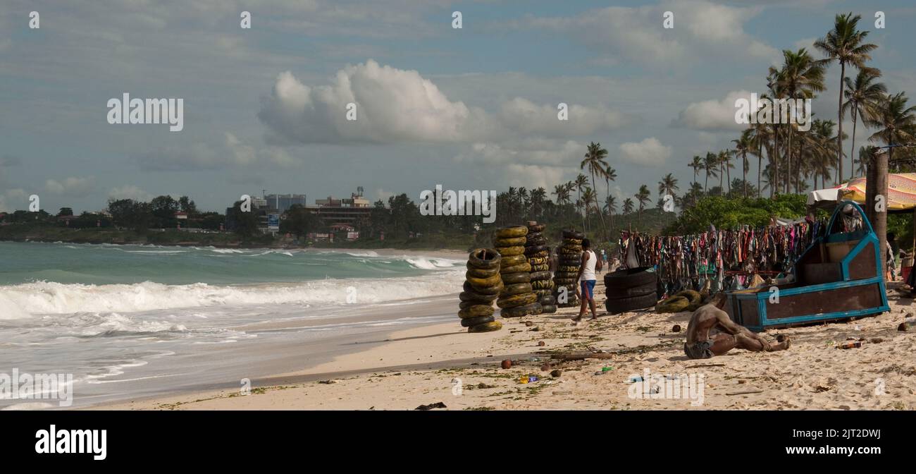 Coco Beach, dar-es-Salaam, Tansania, Afrika. Coco Beach, auch bekannt als Oyster Bay, befindet sich auf der Halbinsel Msasani und ist bei den beiden Einheimischen sehr beliebt Stockfoto