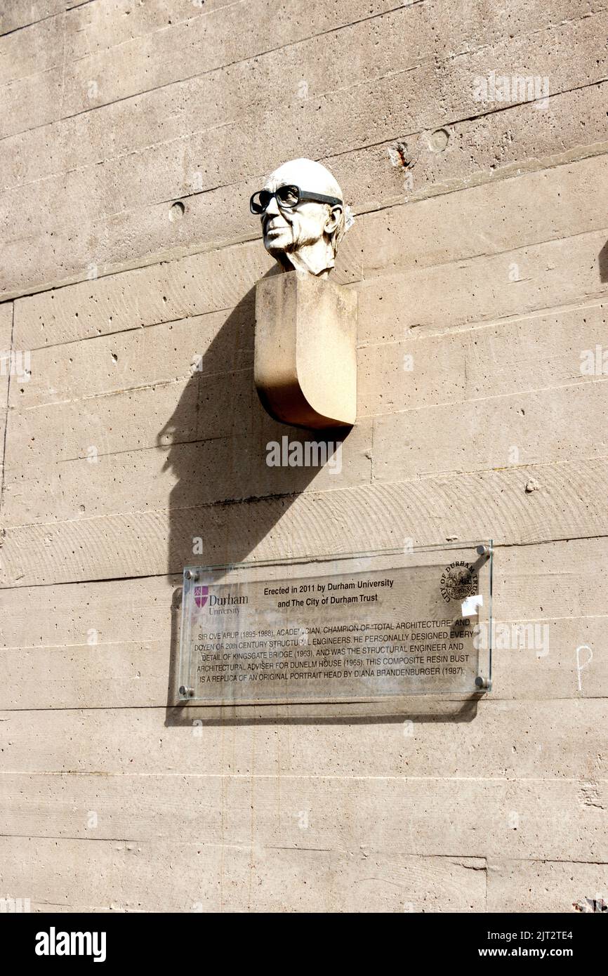 Harzbüste von Ove arup von diana brandenburger Dunelm House Grade II gelisteten brutalistischen Studenten der Betonuniversität in durham County, großbritannien Stockfoto