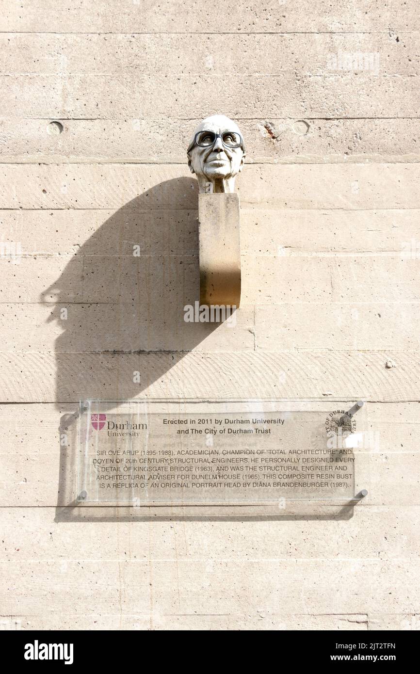 Harzbüste von Ove arup von diana brandenburger Dunelm House Grade II gelisteten brutalistischen Studenten der Betonuniversität in durham County, großbritannien Stockfoto