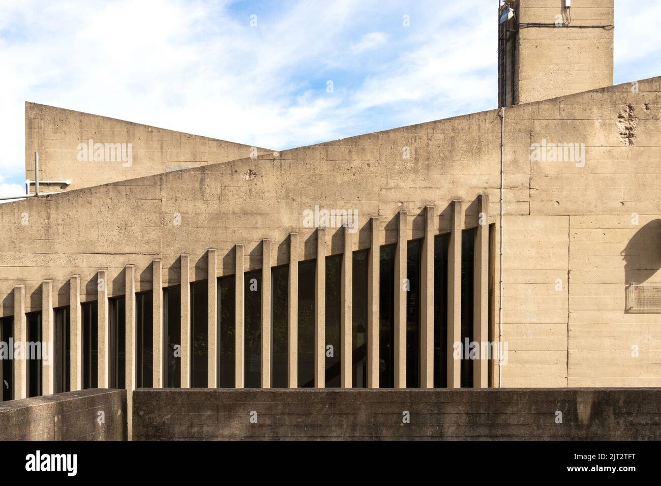 Das in der Klasse II gelistete Gebäude der brutalistischen Studentengewerkschaft aus Beton in Dunelm House, Ove arup, durham County, großbritannien Stockfoto