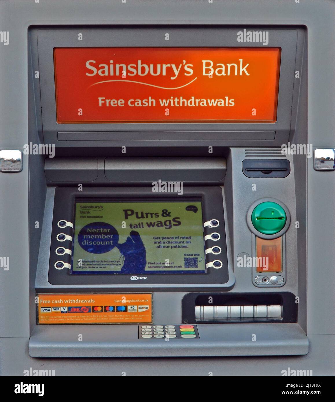 Sainsbury's Bank, Barabhebungen, Geldautomaten, Geldautomat, Hunstanton, Norfolk, England Stockfoto