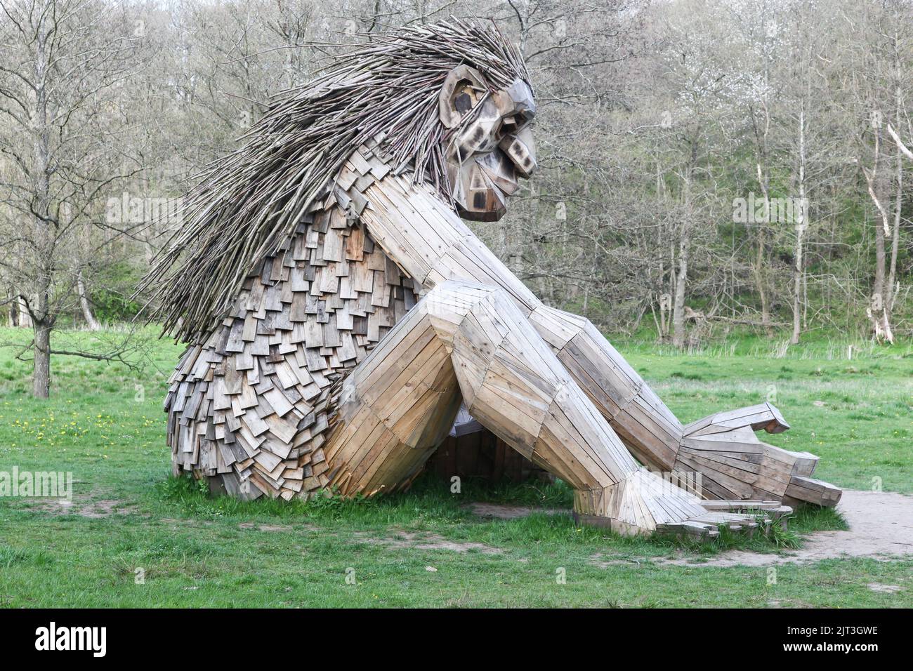 Borkop, Dänemark - 1. Mai 2022: Riesige Troll-Skulptur von Thomas Dambo in Borkop, Dänemark Stockfoto