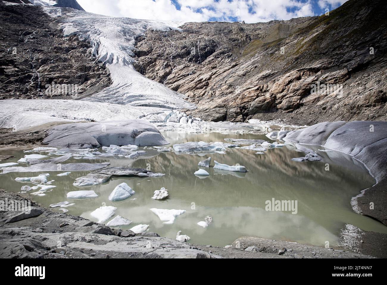 Panoramablick auf Latenkeesgletscher, Gletschersee und Gletschermoräne in der Venediger Berggruppe, Osttirol, Österreich Stockfoto