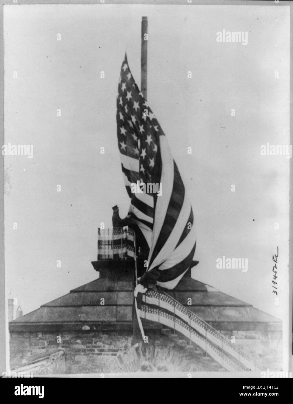 US-Armee senkte die ''Stars & Stripes'' von Fort Ehrenbreitstein ab, um den Abschied der letzten Besatzungsarmee aus dem Rheinland zu markieren; Koblenz, Geramny Stockfoto