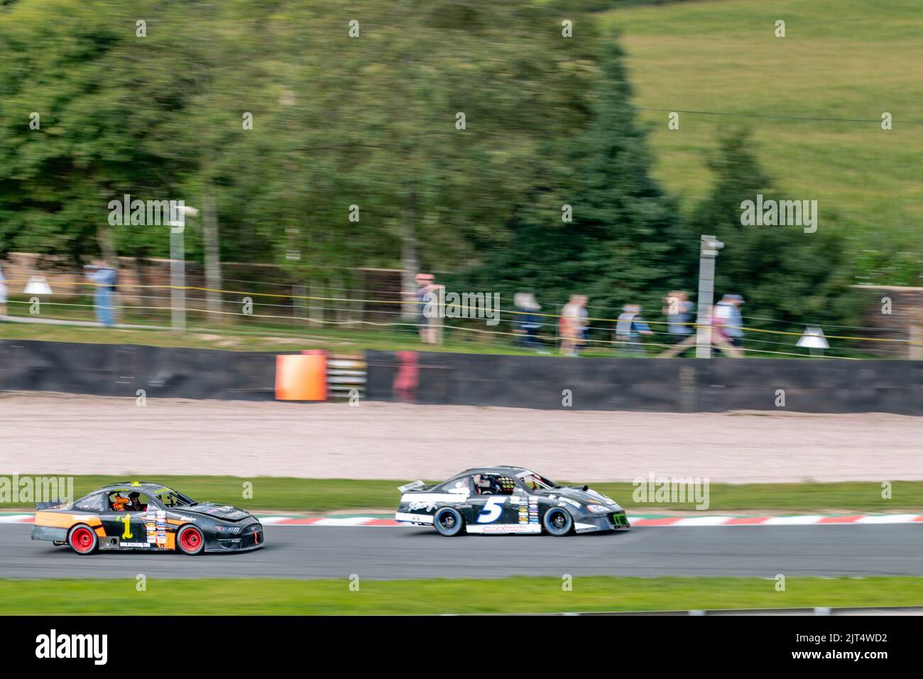 Statische und Rennbilder von der US USA Auto Show auf dem Oulton Park Raceway Chishire, einschließlich der Herzöge von Hazard und Days of Thunder Stockfoto