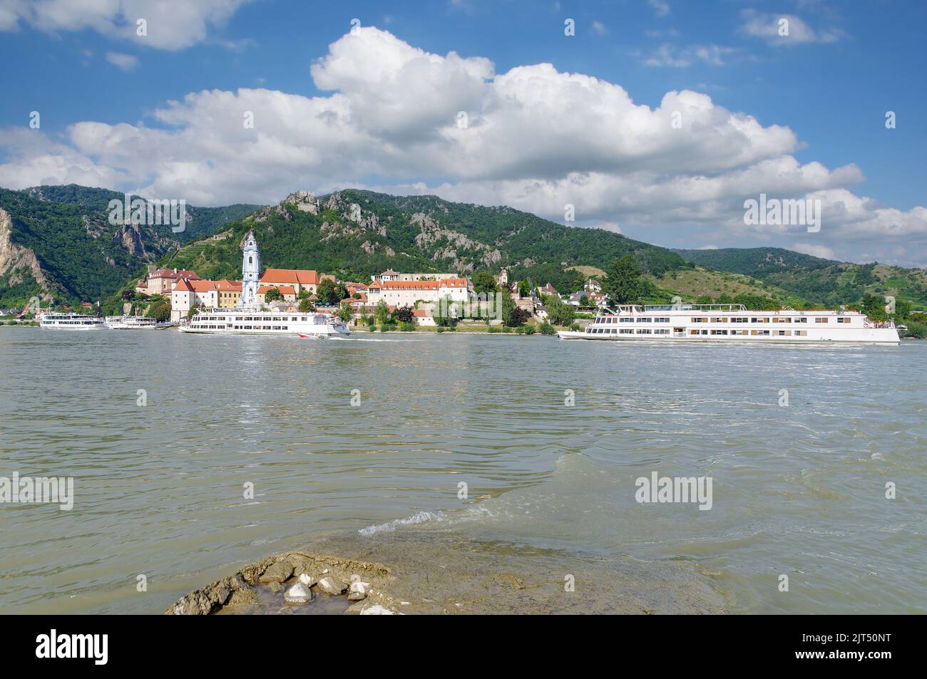 Berühmtes Dorf Dürnstein an der Donau in Wachau, Niederösterreich Stockfoto
