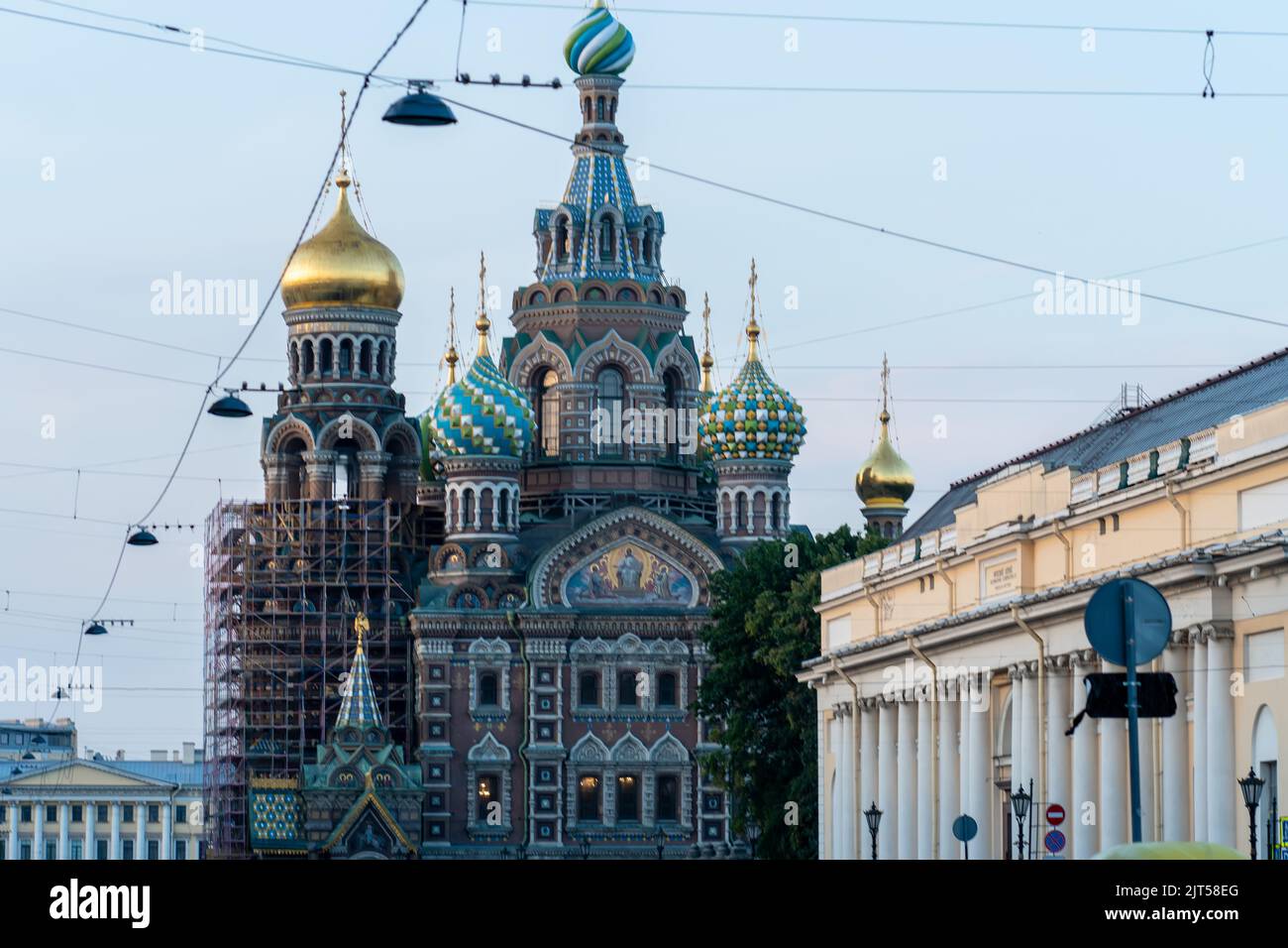 RUSSLAND, PETERSBURG - AUG 18, 2022: Gerettet petersburg Blut bauen Wiederaufbau st Kirche russland Himmel, für Wahrzeichen heiligen in alten für Kuppel, Kuppel Stockfoto