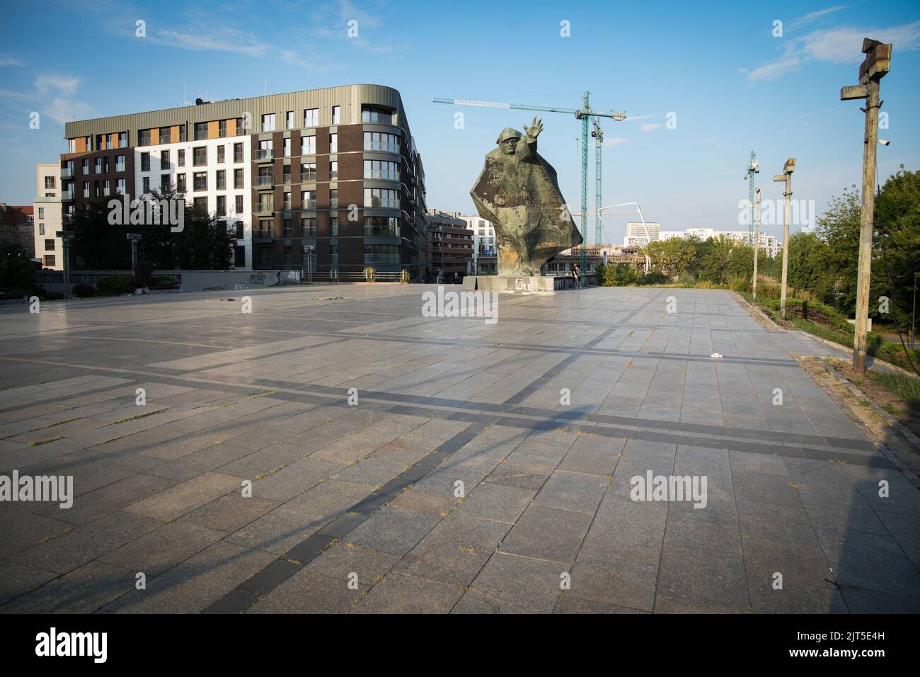 Das Kosciuszko Infanterie-Divisionsdenkmal ist am 26. August 2022 in Warschau, Polen, zu sehen. Die Kosciuszko Infanterie-Division war eine Einheit der polnischen Armee, die der sowjetischen Führung in der östlichen Teilung Polens während des Zweiten Weltkriegs diente Polen hat nach dem Fall der Sowjetunion viele Denkmäler aus der Sowjetzeit niedergeschlagen, aber die ehemaligen Sowjetrepubliken entfernen jetzt aufgrund der russischen Invasion in der Ukraine weitere Denkmäler aus der Sowjetzeit. (Foto von Jaap Arriens / Sipa USA) Stockfoto