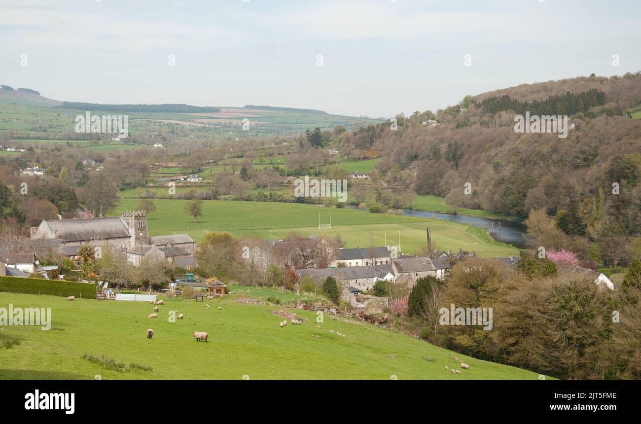 Panorama, nr, Inistioge, Co. Kilkenny, Irland. Schöne irische Landschaft in Kilkenny, mit dem Fluss Nore. Stockfoto