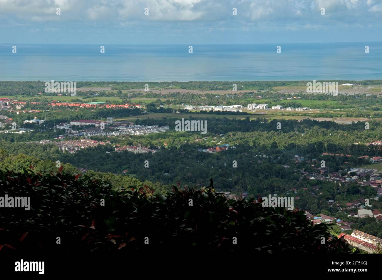 Blick auf die Westküste von Penang vom zentralen Hochland, Penang, Malaysia, Asien. Straße von Malacca Stockfoto