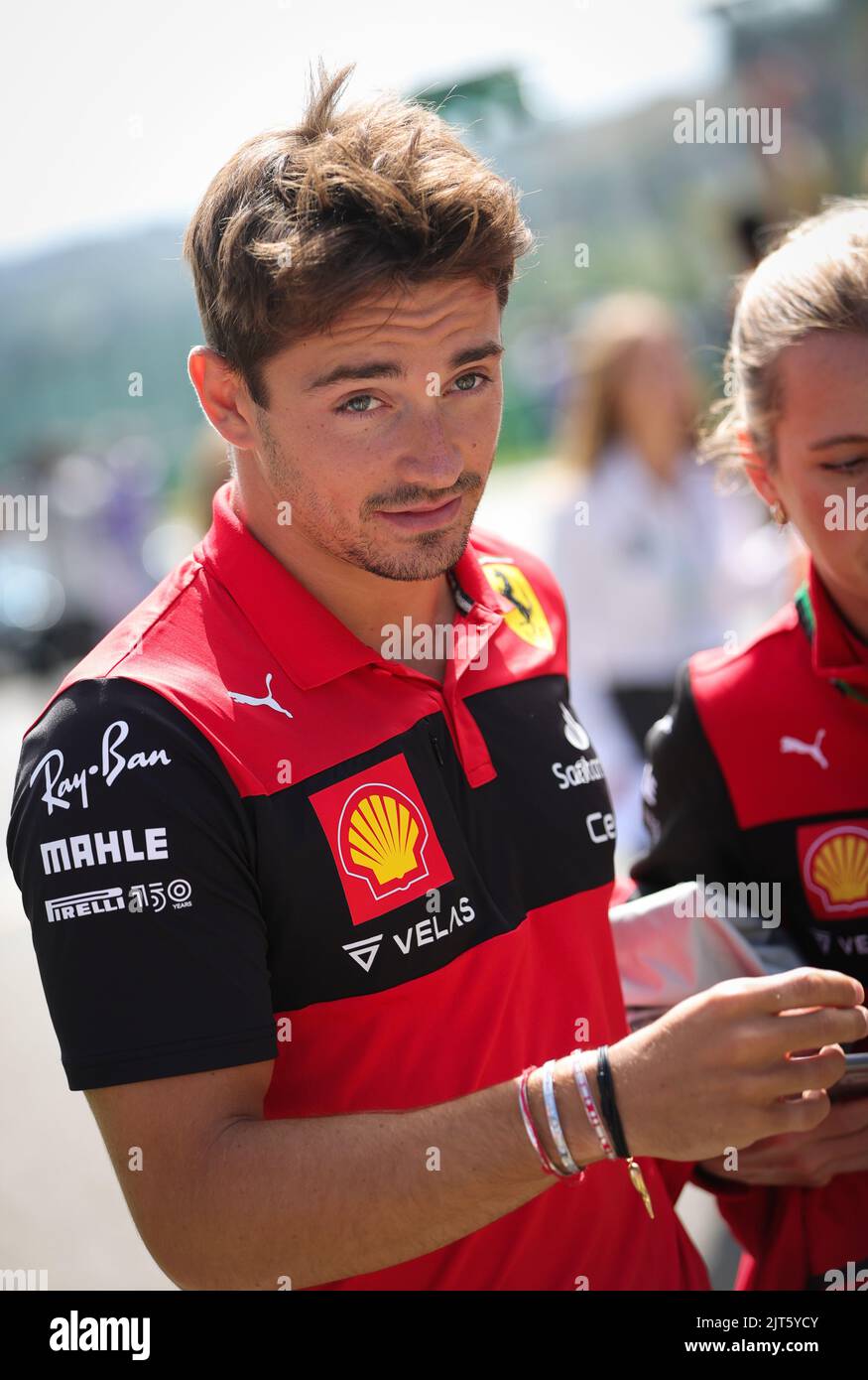 Scuderia Ferrari Monegasque-Fahrer Charles Leclerc vor dem Grand Prix von Belgien F1, in Spa-Francorchamps, Sonntag, 28. August 2022. Der Formel-1-Grand-Prix von Spa-Francorchamps findet an diesem Wochenende vom 26.. Bis 28.. August statt. BELGA FOTO VIRGINIE LEFOUR Stockfoto