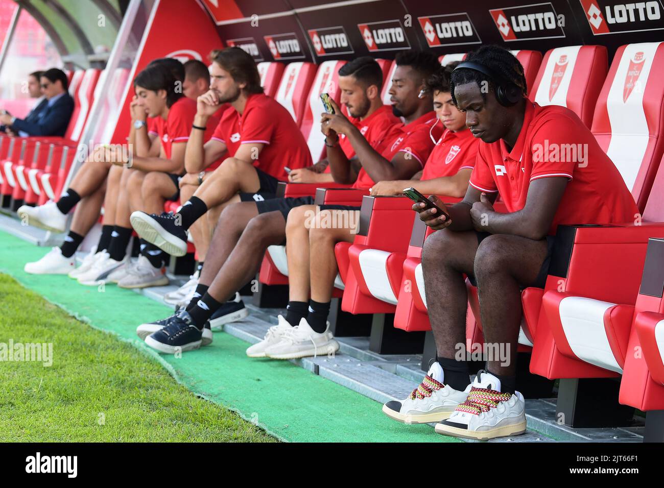 Foto Claudio Grassi/LaPresse 26 Agosto 2022 - Monza, Italia - Sport, calcio - Monza vs Udinese - Campionato italiano di calcio Serie A Tim 2022/2023 - U-Power Stadium. Nella foto: Panchina Monza August 26, 2022 Monza, Italien - Sport, calcio - AC Monza vs Udinese Calcio - Italienische Serie A Tim Fußballmeisterschaft 2022/2023 - U-Power Stadion. Im Bild: AC Monza Bank Stockfoto