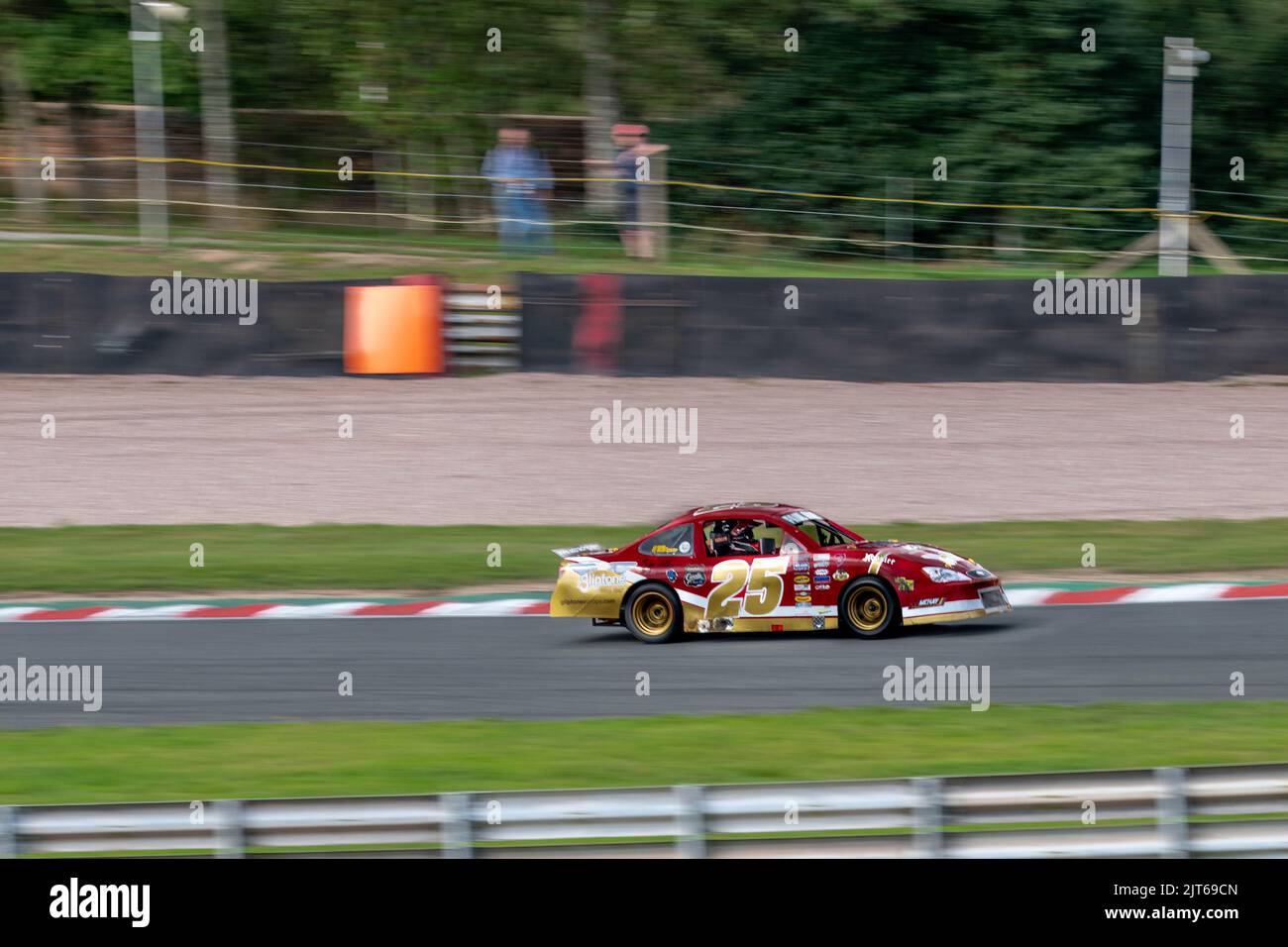 Statische und Rennbilder von der US USA Auto Show auf dem Oulton Park Raceway Chishire, einschließlich der Herzöge von Hazard und Days of Thunder Stockfoto