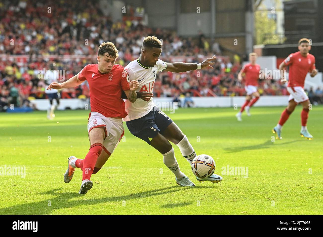 Nottingham, Großbritannien. 28. August 2022. Neco Williams #7 aus Nottingham Forest und Ryan Sessegnon #19 aus Tottenham Hotspur kämpfen am 8/28/2022 in Nottingham, Großbritannien, um den Ball. (Foto von Craig Thomas/News Images/Sipa USA) Quelle: SIPA USA/Alamy Live News Stockfoto