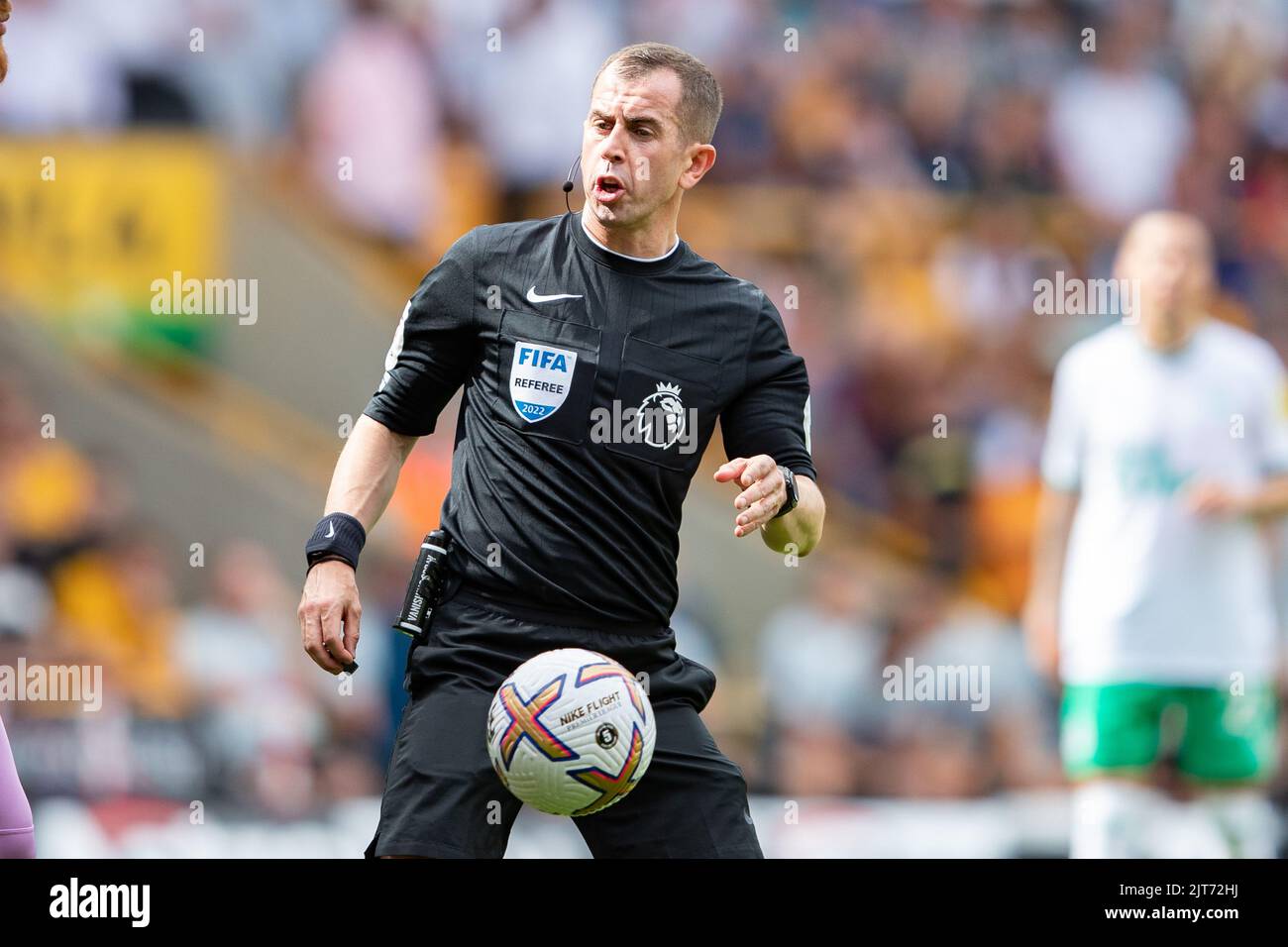 Schiedsrichter Peter Bankes während des Premier League-Spiels zwischen Wolverhampton Wanderers und Newcastle United in Molineux, Wolverhampton am Sonntag, 28.. August 2022. Stockfoto