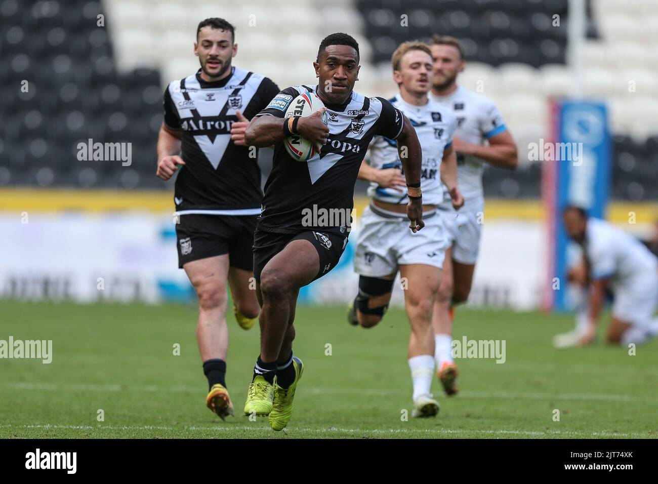 Mitieli Vulikijapani #25 von Hull FC läuft 60 Meter, um seinen Versuch zu erzielen Stockfoto