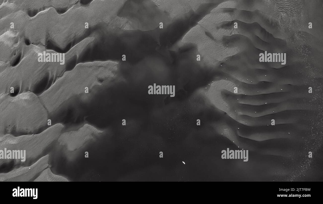 L'entrée du Port de Saint Valery sur Somme , Foto-Drohne, vue du chenal et du feu de Port Pendant le lever de Soleil. Stockfoto