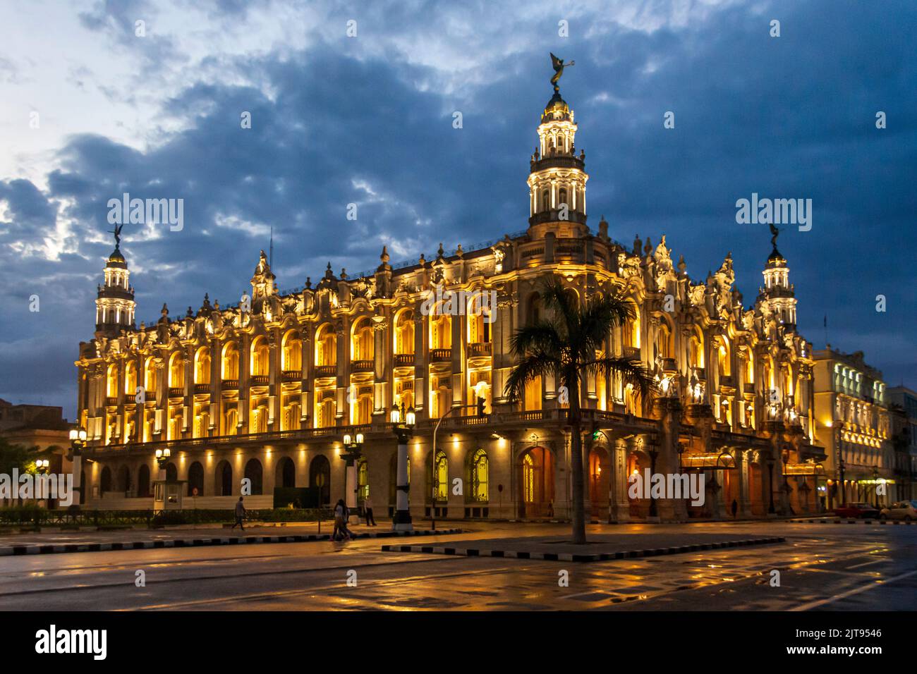 Das Gran Teatro de La Habana ist ein Theater in Havanna, Kuba, wo das kubanische Nationalballett beheimatet ist. Es wurde vom belgischen Architekten Paul Belau entworfen. Stockfoto