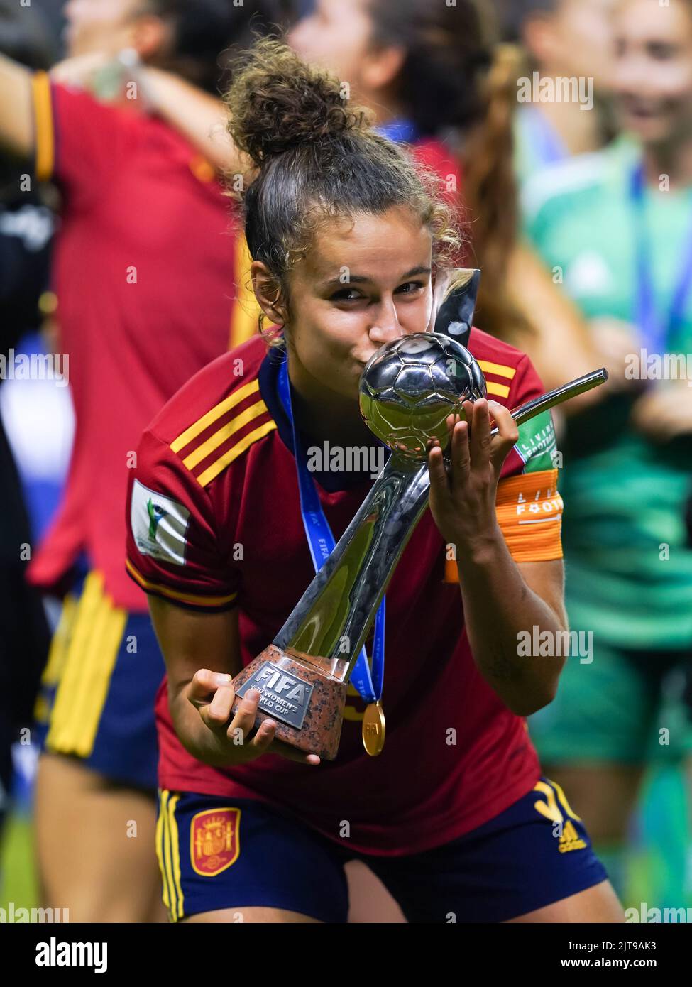 San Jose, Costa Rica. 28. August 2022. San Jose, Costa Rica, August 28. 2022: Captain Ana Tejada (3 Spanien) posiert mit der Trophäe und feiert ihren Sieg bei der Trophäe- und Medaillenzeremonie beim FIFA U20 Womens World Cup Costa Rica 2022 Turnier nach dem Fußballfinale zwischen Spanien und Japan im Estadio Nacional in San Jose, Costa Rica. (Daniela Porcelli/SPP) Quelle: SPP Sport Press Foto. /Alamy Live News Stockfoto