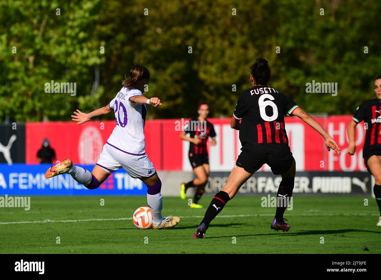 Mailand, Italien. 28. August 2022. Milica :ijatovic von ACF Fiorentina feiert nach dem ersten Tor seines Teams beim AC Mailand - ACF Fiorentina , 1. Turn of Serie A Femminile Tim 2022/23 in Centro P. Vismara - Puma House of Football, Mailand, Lombardei, Italien, 28/08/22 (Foto von Andrea Diodato/LiveMedia/Sipa USA) Kredit: SIPA US/Alamy Live News Stockfoto