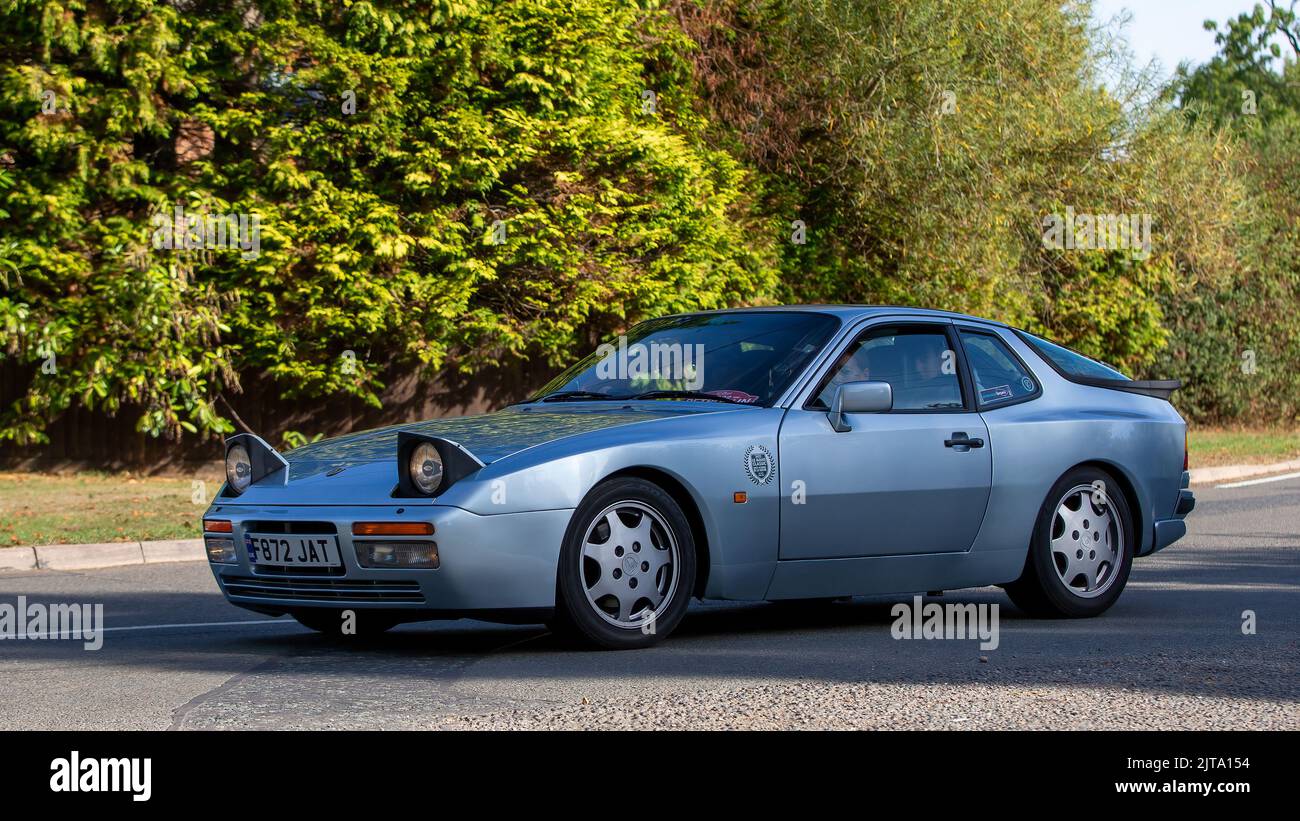 1989 2969cc Porsche 944 mit aufklappten Scheinwerfern Stockfoto