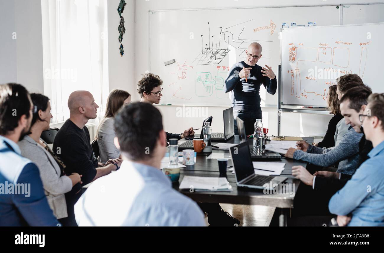 Entspannte IT Business Startup Unternehmen Team Meeting. Stockfoto