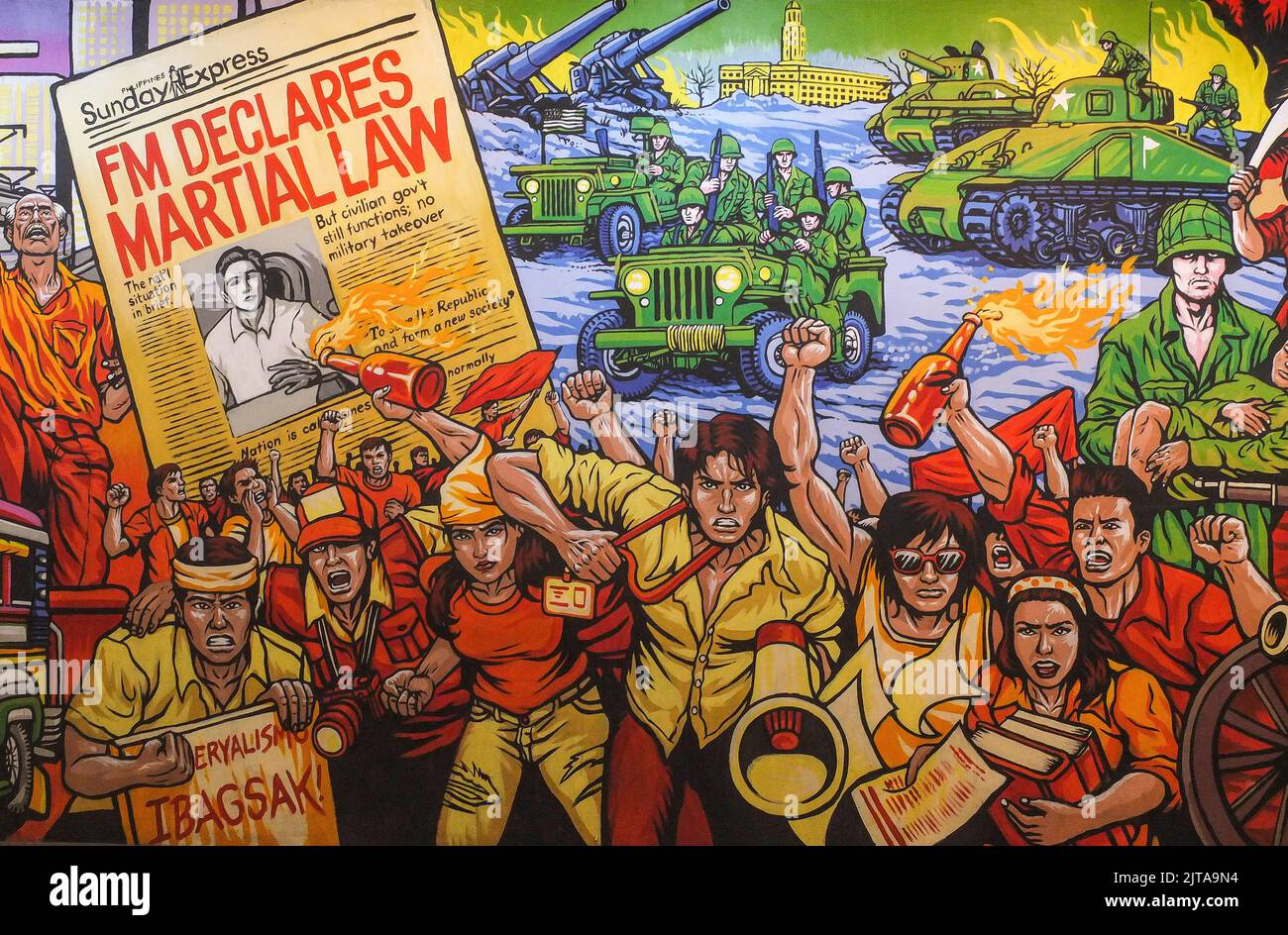 Manila, Philippinen. 29. August 2022. Ein Wandgemälde zeigt die Erklärung des Kriegsrechts des ehemaligen philippinischen Präsidenten Ferdinand Edralin Marcos Sr., während viele Aktivisten sie verurteilen. Während wir an den National Heroes Day auf den Philippinen erinnern, schauen wir uns die Wandgemälde der Rathaus-Unterführung von Manila an, die die bedeutenden Ereignisse und die philippinische Geschichte zeigen und den Heldentum der Filipinos darstellen. Die Wandbilder wurden von Marianne Rios, Jano Gonzales und Ianna Engano vom UP College of Fine Arts geschaffen. (Foto: Josefiel Rivera/SOPA Images/Sipa USA) Quelle: SIPA USA/Alamy Live News Stockfoto