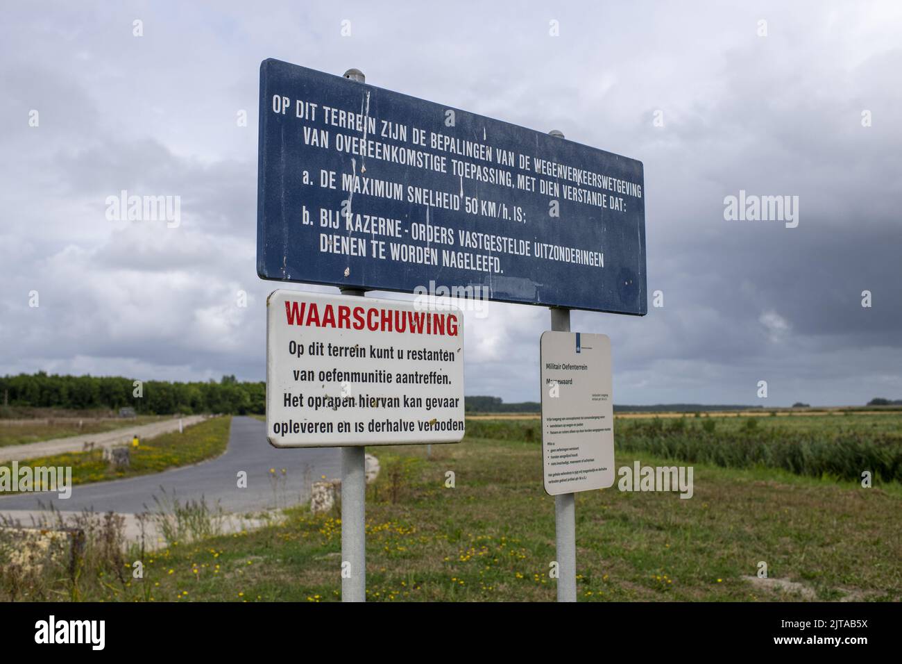 2022-08-29 13:23:34 GRONINGEN - Feld in der Zoutkamp-Kaserne, wo eine Notaufnahme für Asylbewerber, die in Ter Apel berichtet haben, realisiert wird. ANP JILMER POSTMA niederlande Out - belgien Out Stockfoto