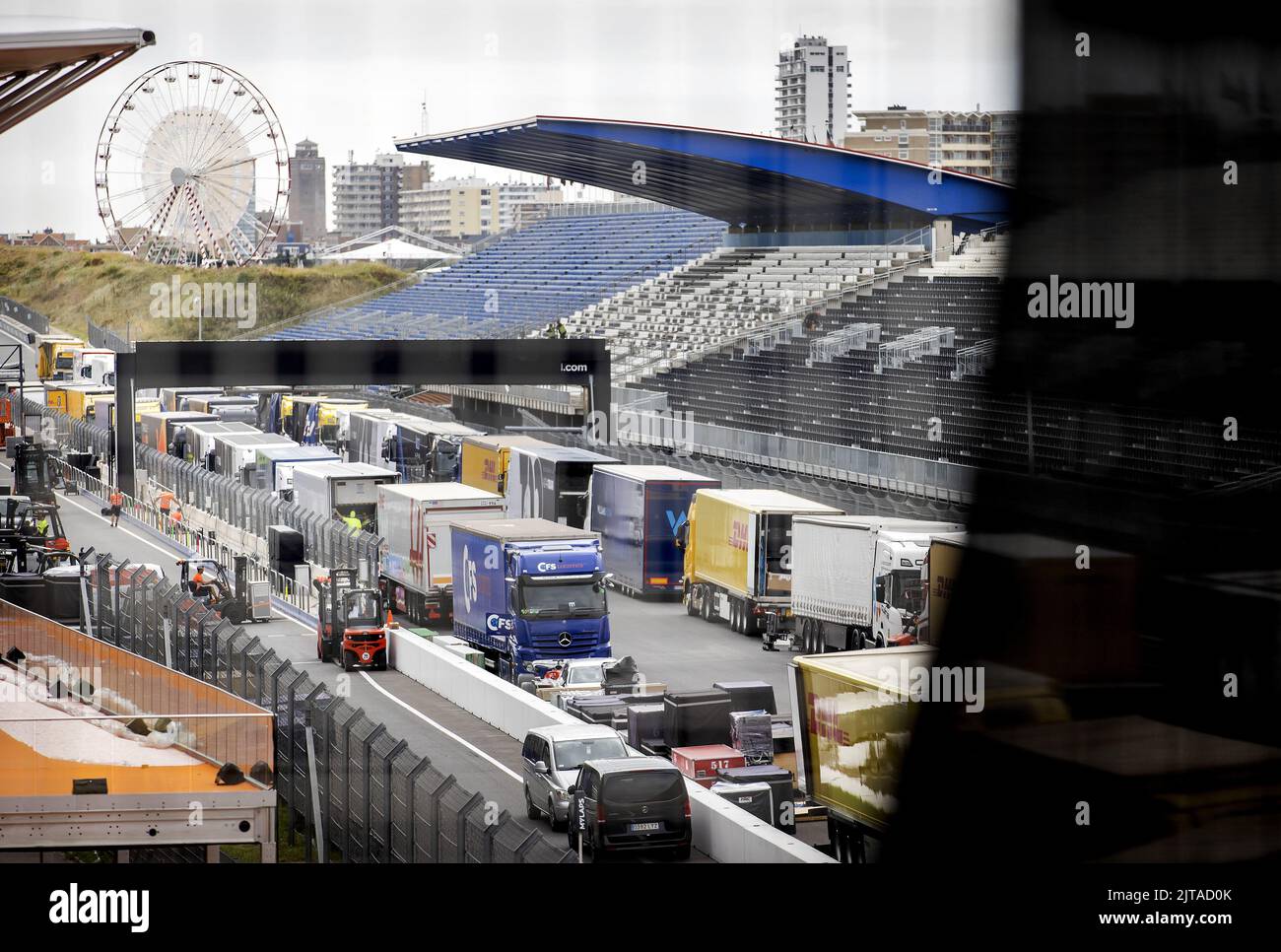 ZANDVOORT - Niederlande, 2022-08-29 14:22:43 ZANDVOORT - Formel-1-Teams kommen am Circuit Zandvoort an, wo am kommenden Wochenende das Formel-1-Rennen des Dutch Grand Prix ausgetragen wird. ANP KOEN VAN WEEL niederlande Out - belgien Out Stockfoto