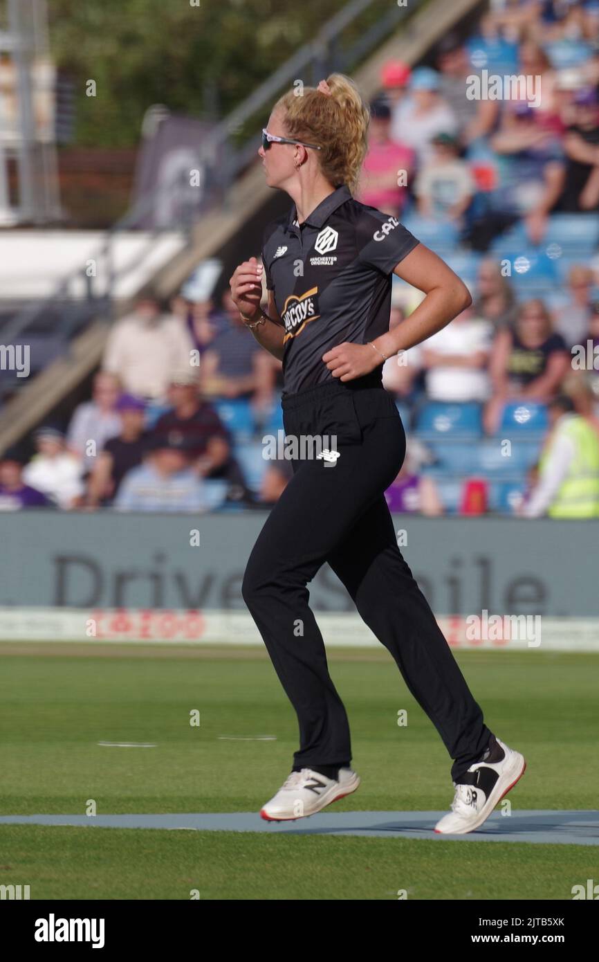 Leeds, England, 21. August 2022. Laura Jackson spielt für Manchester Originals Women gegen Northern Superchargers Women in the Hundred in Headingley. Quelle: Colin Edwards Stockfoto