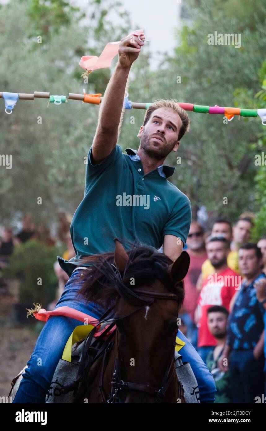 Carrera de Cintas a Caballo auf der Comares Sommer Feria, Axarquia, Malaga, Andalucía, Spanien Stockfoto