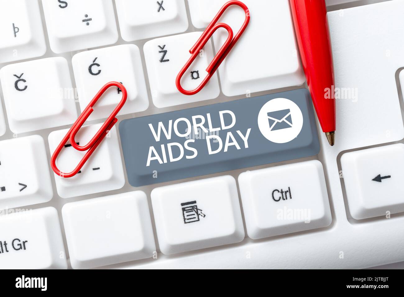 Text mit Inspiration zum Welt-Aids-Tag. Geschäftskonzept 1.. Dezember zur Sensibilisierung der AIDS-Geschäftsfrau Holding Pen and Note gewidmet Stockfoto