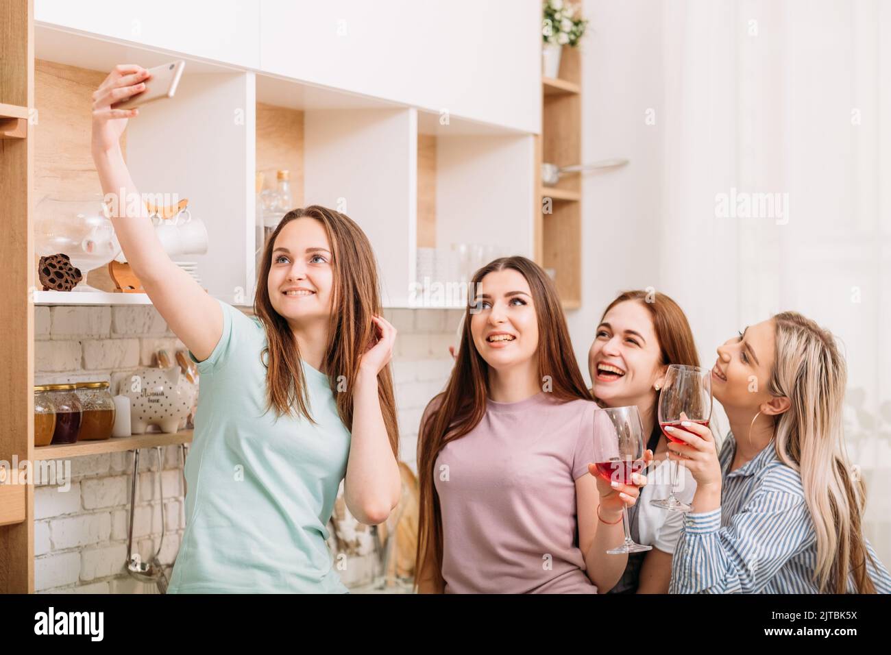 brautdusche Feier Frauen nach Hause Party Spaß Stockfoto