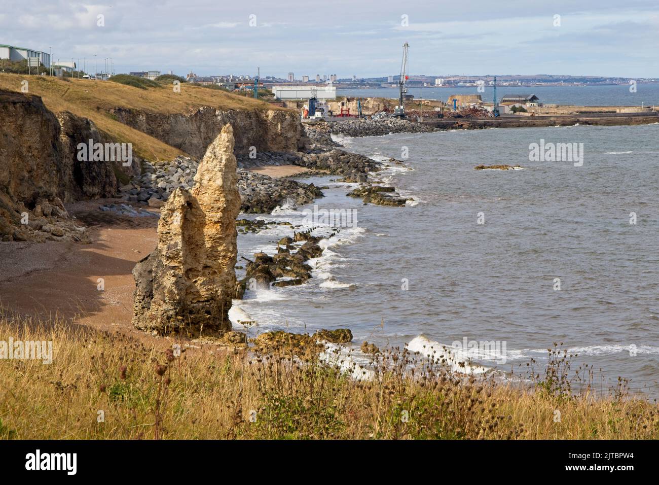 Blick nach Norden vom Nose's Point über Chemical Beach in Richtung Seaham Harobur in der Grafschaft Durham, Nordostengland. Stockfoto