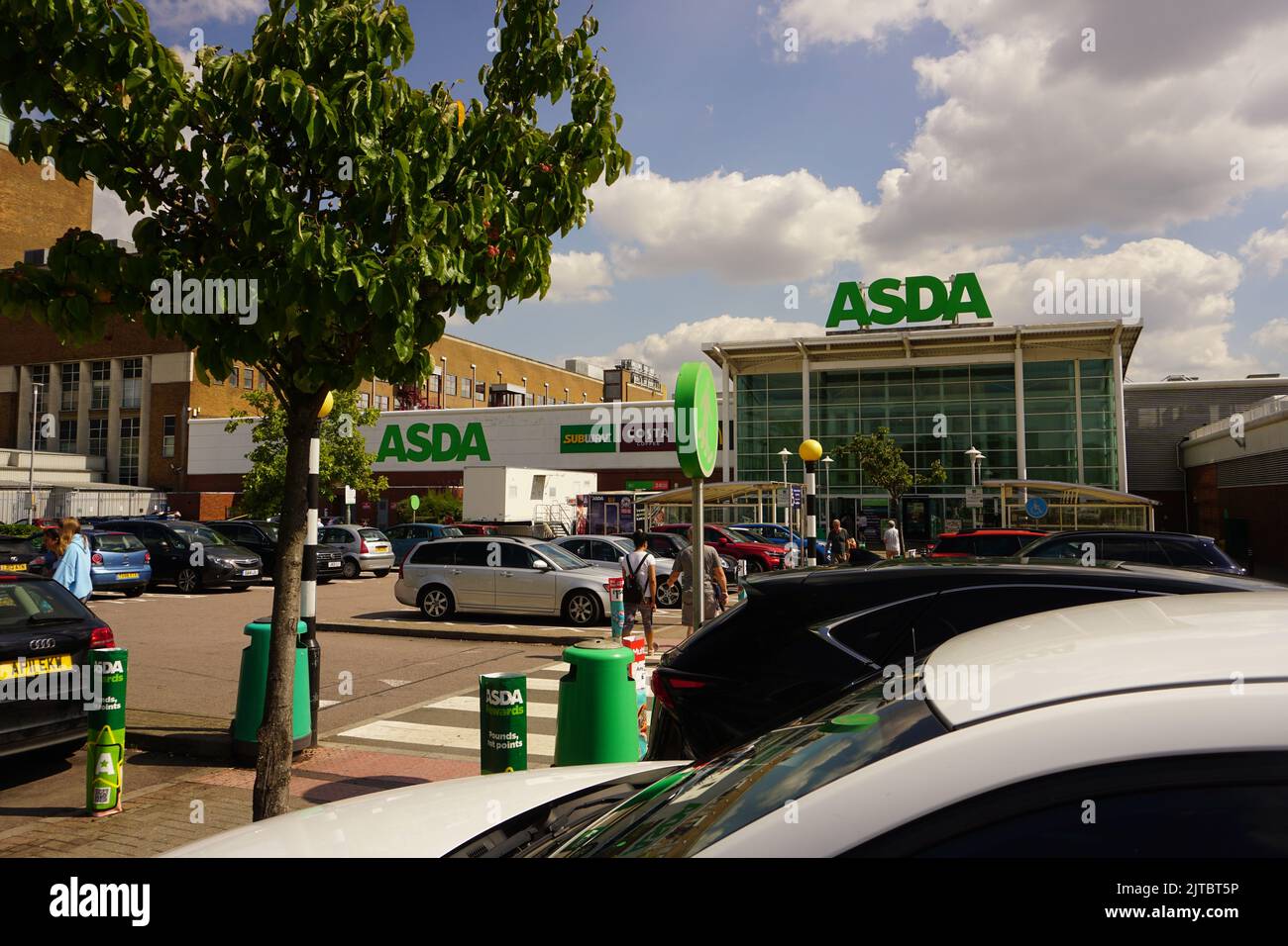 Asda Supercenter in Watford Vereinigtes Königreich Stockfoto