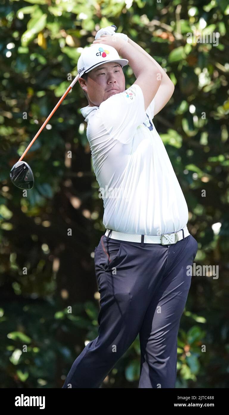 Atlanta, Georgia, USA. 28. August 2022. Sungjae im schlägt während der letzten Runde der TOUR Championship im East Lake Golf Club das 13.-Loch ab. (Bild: © Debby Wong/ZUMA Press Wire) Stockfoto