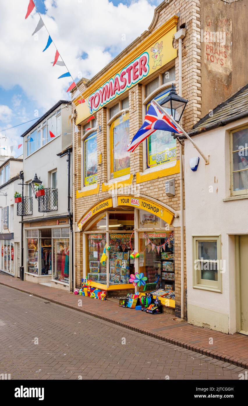 Toymaster at Gliddons, ein traditionelles Spielzeuggeschäft im Stadtzentrum von Sidmouth, einem Küstenort und Ferienort in East Devon an der Jurassic Coast Stockfoto