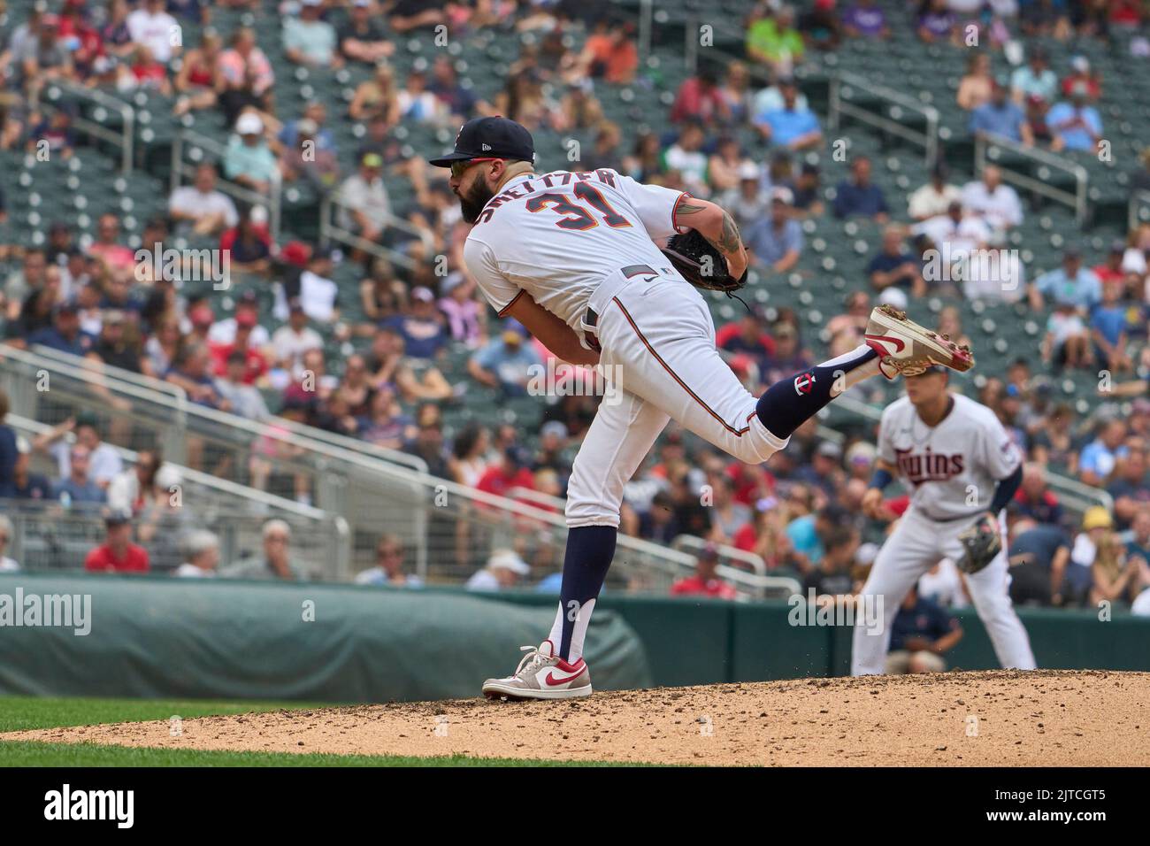 Minneapolis, US, August 28 2022: Minnesota Pitcher Devin Smelledzer (31) wirft einen Pitch während des Spiels mit San Francisco Giants und Minnesota Twins, die im Target Field in Minneapolis Mn. David Seelig/Cal Sport Medi Stockfoto