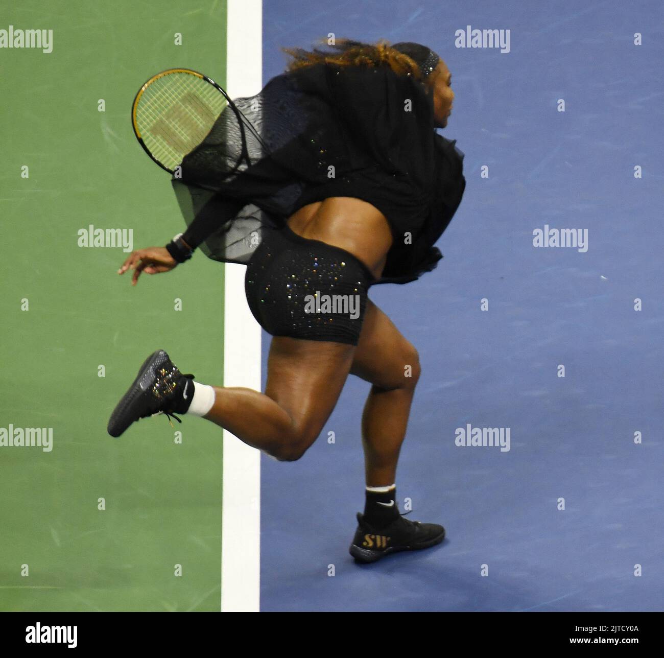 New York, Gbr. 29. August 2022. New York Flushing Meadows Tag der offenen Tür 1 29/08/2022 Serena Williams (USA) spielt Danka Kovinic (MNE) im ersten Rundenspiel ihres letzten Turniers Credit: Roger Parker/Alamy Live News Stockfoto