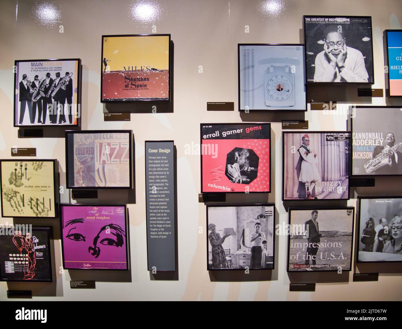 Kansas City, Missouri 13. August 2022 - Plattencover-Design im American Jazz Museum in Kansas City Missouri Stockfoto