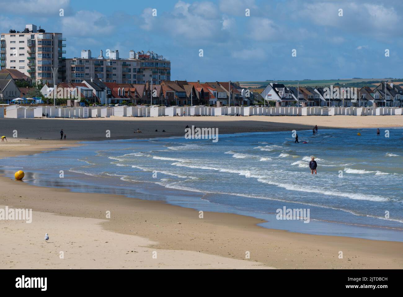 Calais, Frankreich - 26. Juni 2022: Strand von Calais im Sommer Stockfoto