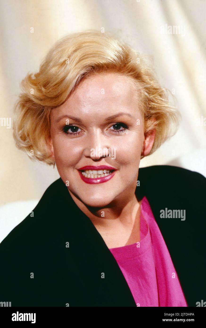 Angelika Milster, deutsche Sängerin, Schauspielerin und Musicaldarstellerin, Portrait