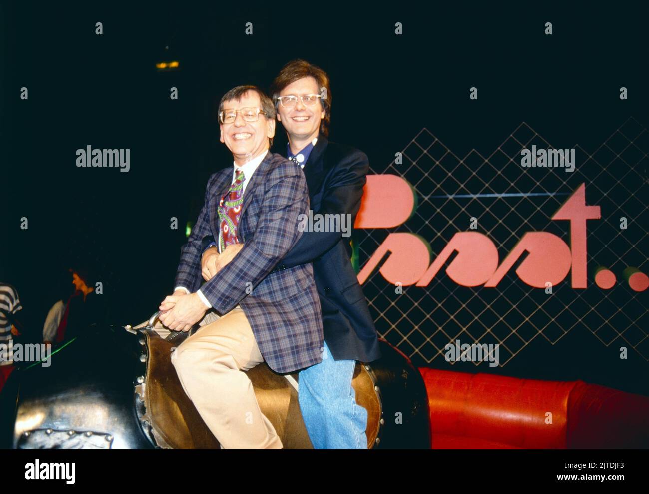 Psst, WDR Spielshow und Comedy, Deutschland, 1990, moderiert von Harald Schmidt, mit Herbert Feuerstein im Rateteam. Psst, TV-Comedy und Spielshow, Deutschland, 1990, moderiert von Harald Schmidt und Herbert Feuerstein vom Guess-Team. Stockfoto