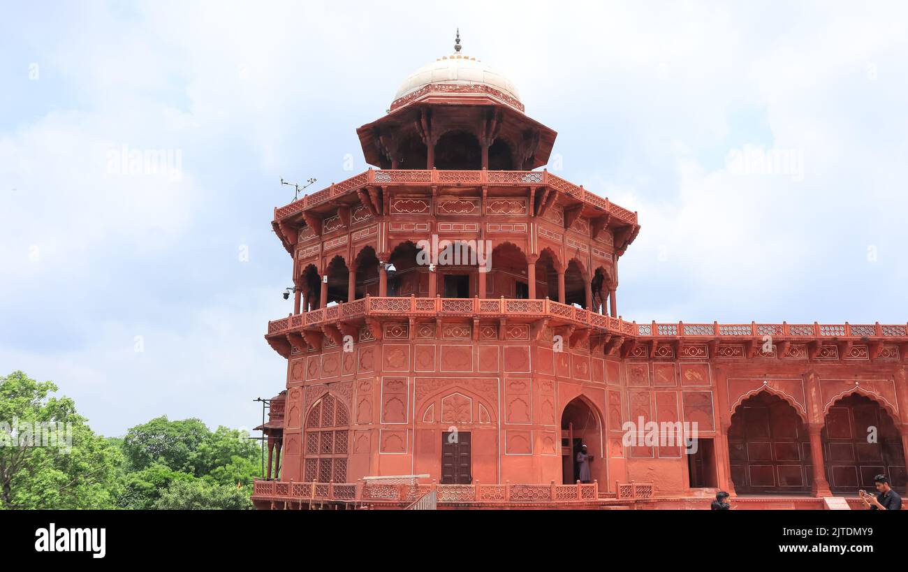 Die Aussichtspunkte der Königlichen Moschee, Taj Mahal, Agra, Uttar Pradesh, Indien. Stockfoto