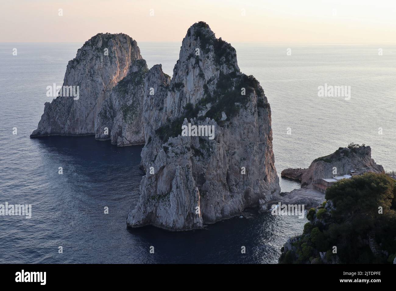 Capri - Faraglioni dal Belvedere di Pizzolungo Stockfoto