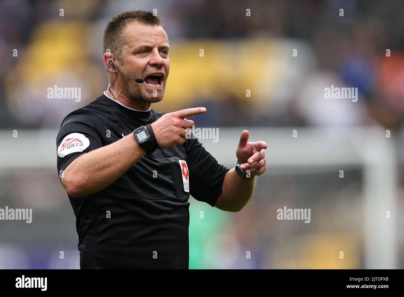 NOTTINGHAM, GROSSBRITANNIEN. AUGUST 29. Schiedsrichter Garreth Rhodes während des National League-Spiels zwischen Notts County und Solihull Moors im Meadow Lane Stadium, Nein Stockfoto
