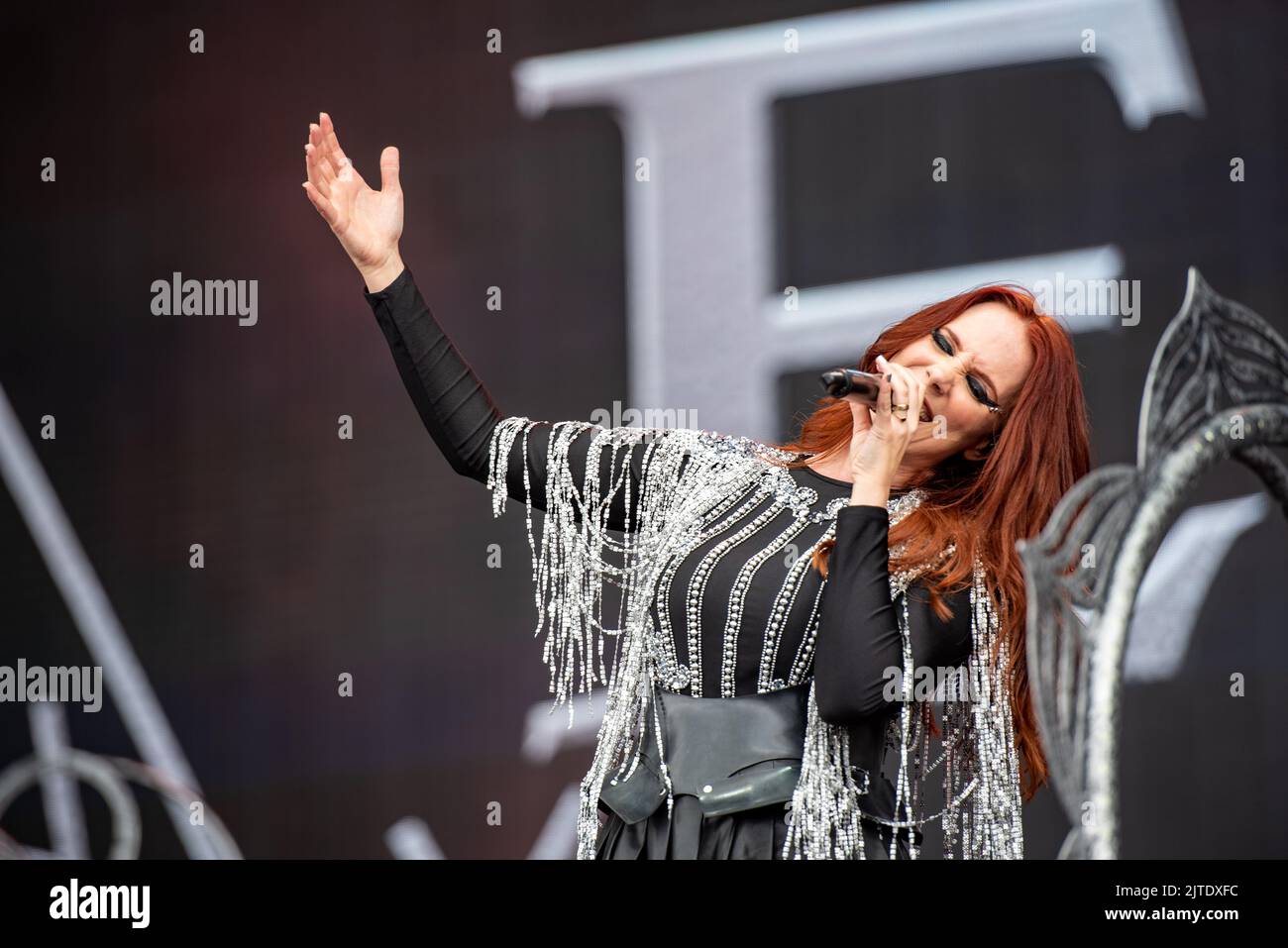 25. Juni 2022: Simone Simons von Epica tritt beim Hellfest Open Air Festival auf Stockfoto