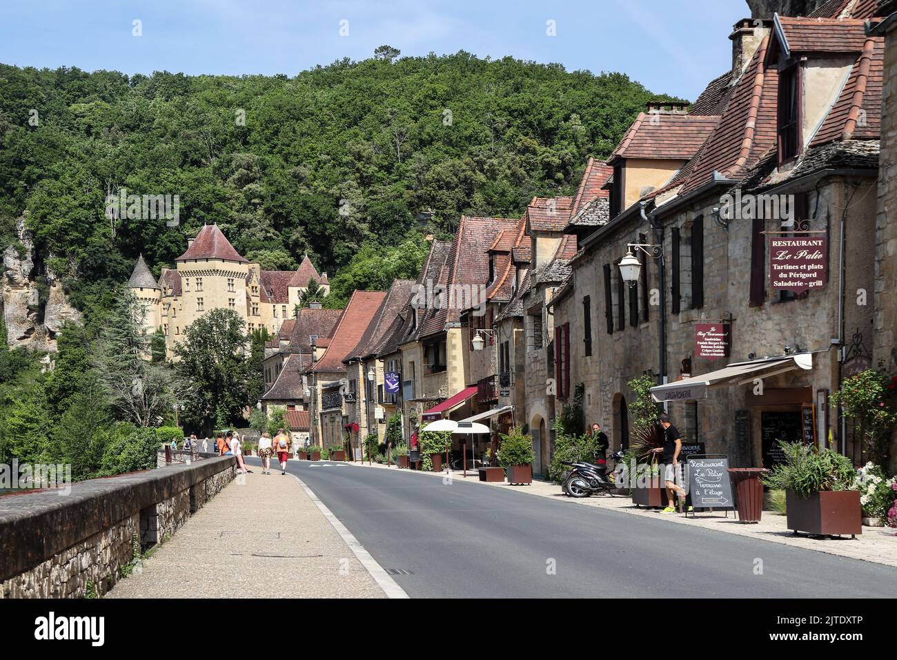 Das Dorf La Roque-Gageac, Dordogne, Périgord, Aquitanien, Frankreich Stockfoto