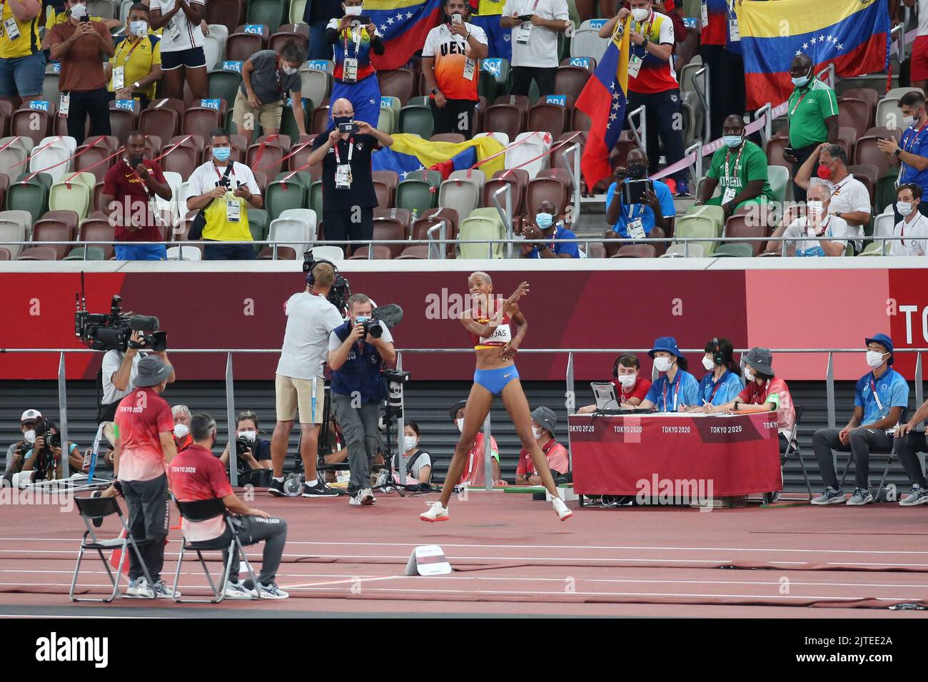 01.. August 2021 - Tokio, Japan: Yulimar Rojas aus Venezuela reagiert darauf, die Goldmedaille zu gewinnen und den Weltrekord mit 15,67m Frauen zu brechen Stockfoto